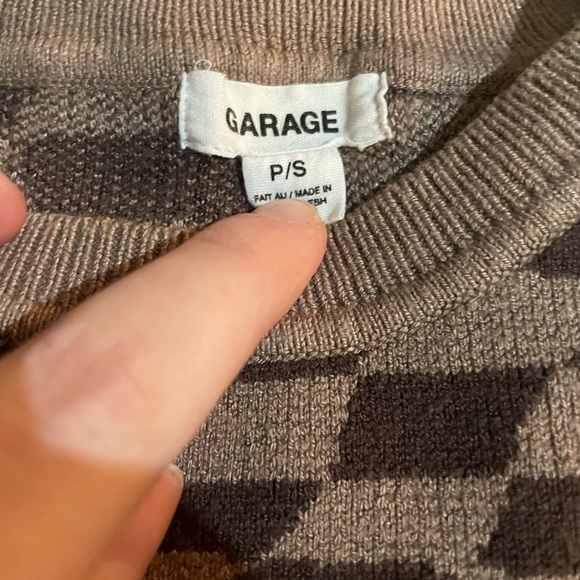 Small crop top - Picture 2 of 2